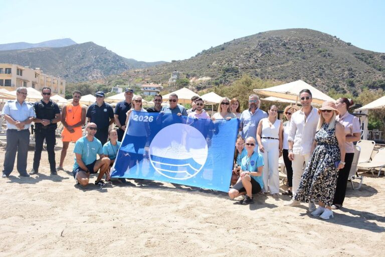 Ένας θεσμός που έγινε ευχάριστη συνήθεια: Γαλάζια Σημαία για 27η χρονιά στην παραλία του Fodele Beach & Water Park Holiday Resort