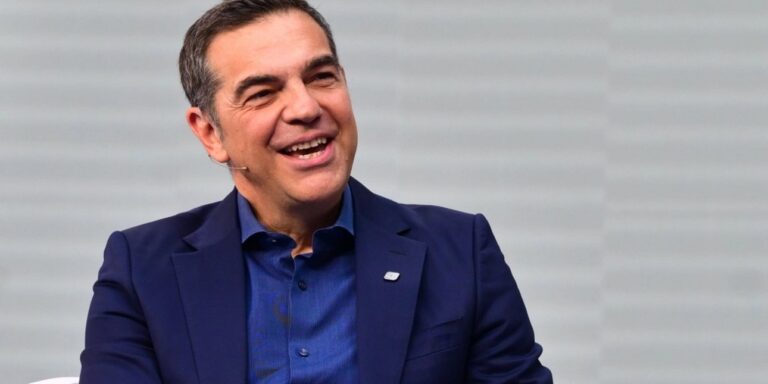 Τσίπρας για Παιδεία: Κατάργηση Πανελλαδικών, αύξηση μισθών καθηγητών, νέο υπουργείο Έρευνας, Καινοτομίας και Τριτοβάθμιας Εκπαίδευσης