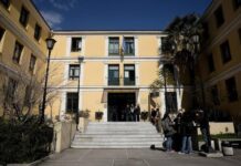 Αθωώθηκε ο σύζυγος της γνωστής δημοσιογράφου για ενδοοικογενειακό επεισόδιο -«Το θέμα πρέπει να λυθεί με ηρεμία», τι κατέθεσε εκείνη