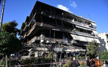Κατεπείγουσα αυτοψία και έλεγχος στατικής επάρκειας για την πολυκατοικία στη Νέα Ιωνία που κάηκε χθες -Μεγάλες οι ζημιές από τη φωτιά