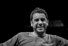 Ο Σταύρος Ξαρχάκος για τον Γιώργο Μαζωνάκη: «Αποχαιρετούμε το τελευταίο λαϊκό είδωλο, έναν καλλιτέχνη καθολικής αποδοχής»
