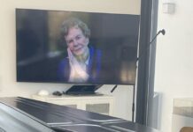 Μαργαρίτα Παπανδρέου: Την αποχαιρέτησαν με τραγούδια της Ντόλι Πάρτον στο Αποτεφρωτήριο Ριτσώνας -Η τέφρα της θα σκορπιστεί στη θάλασσα