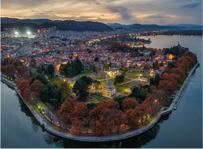 Ioannina_by-night
