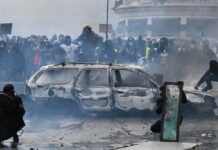Την παραίτησή του υπέβαλε ο Γάλλος ΥΠΕΣ μετά το χάος, δεν την έκανε δεκτή ο Μακρόν -«Υπήρξαν αστοχίες» παραδέχθηκε ο Γάλλος Πρόεδρος