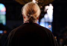 Η Εκκλησία προσπαθεί για να βάλει… φρένο στους ιερείς «influencers» -Τι συζητήθηκε στην Ιερά Σύνοδο