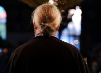 Η Εκκλησία προσπαθεί για να βάλει… φρένο στους ιερείς «influencers» -Τι συζητήθηκε στην Ιερά Σύνοδο