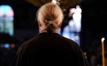 Η Εκκλησία προσπαθεί για να βάλει… φρένο στους ιερείς «influencers» -Τι συζητήθηκε στην Ιερά Σύνοδο