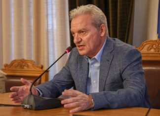 Το ιδιοκτησιακό και η αξιοποίηση της έκτασης του αεροδρομίου Ηρακλείου στο Δημοτικό Συμβούλιο από τον Αλέξη Καλοκαιρινό